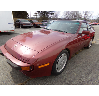 1986 Porsche 944 image 1