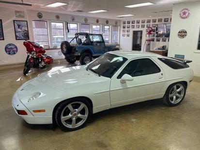 1987 Porsche 928S4 image 1