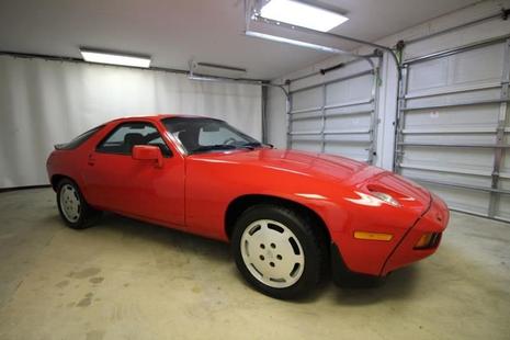 1986 Porsche 928S image 1
